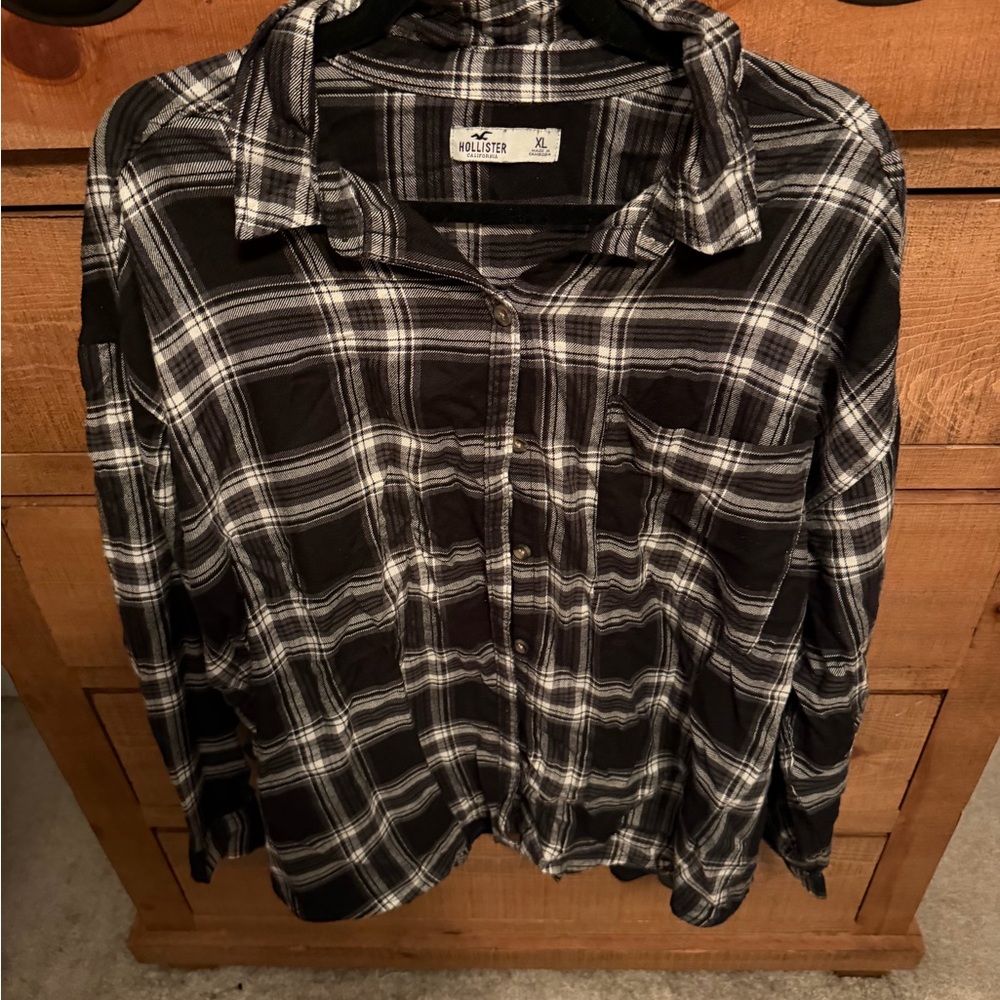Hollister Black and White Plaid Flannel